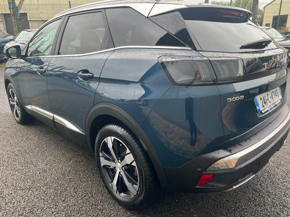 2024 Peugeot 3008 - image 3