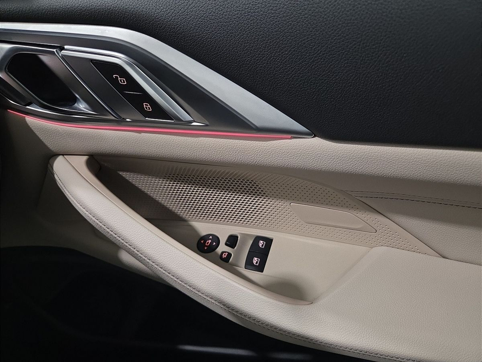 2023 BMW 4 Series - image 23
