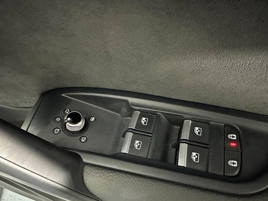 2021 Audi Q5 TFSi E S Line Quattro €39,900