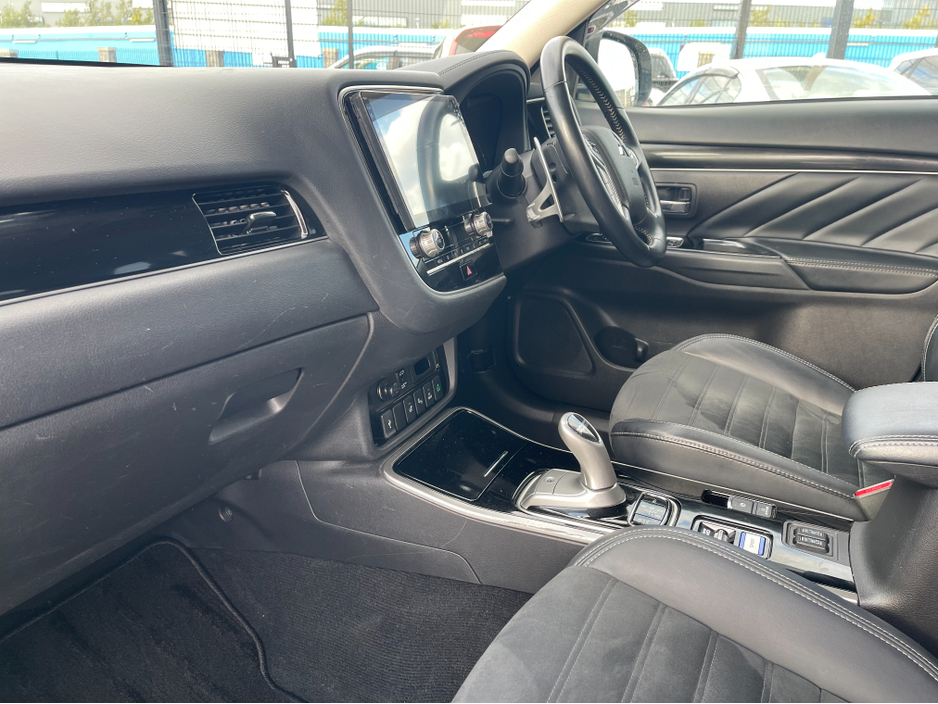 2020 Mitsubishi Outlander (Very Low Km's) HYBRID 2.4 PHEV AUTOMATIC 5DR MODEL  www.bolandscarcentre.ie €24,900