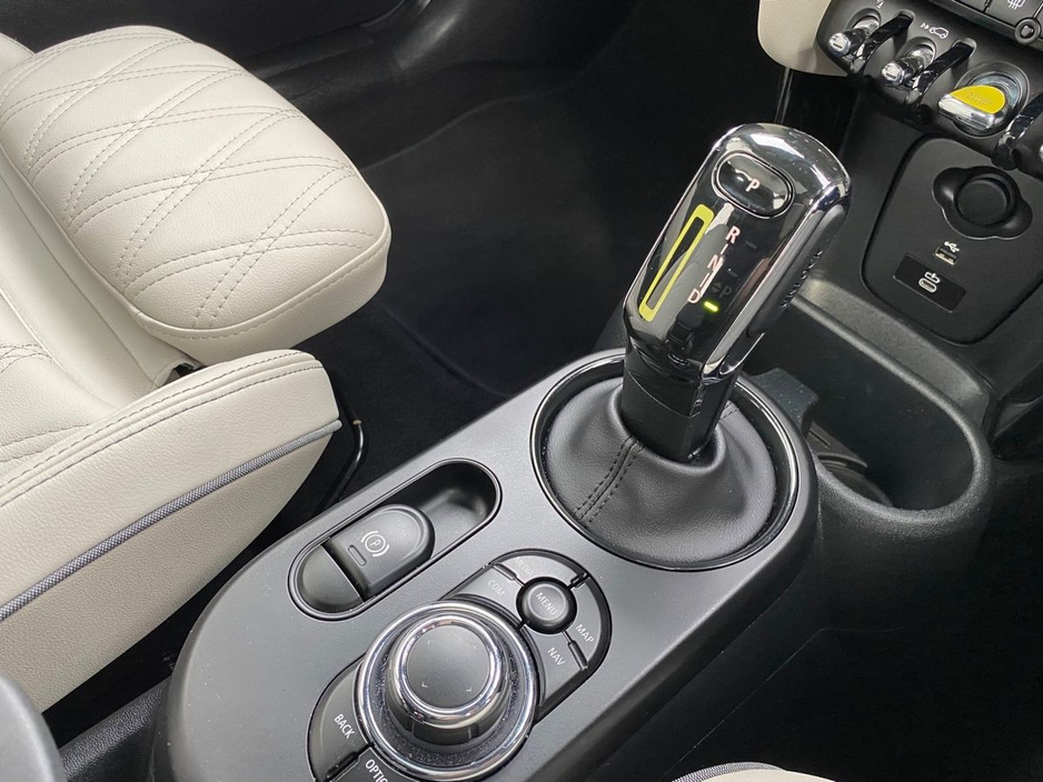 2023 MINI Hatch - image 10