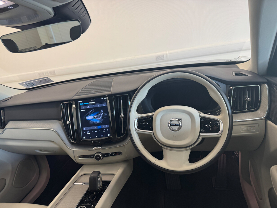 2024 Volvo XC60 T6 Recharge PHEV 350hp AT8 Plus Dark €58,500