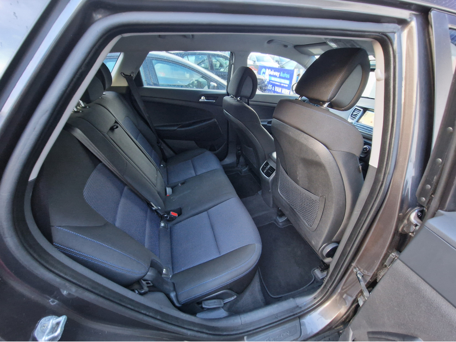 2015 Hyundai Tucson 2.0 CRDI SE NAV-LOW MILEAGE-NEW NCT €12,450