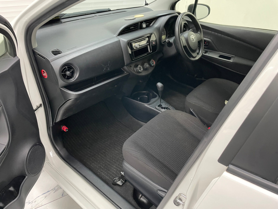 2018 Toyota Yaris - image 19