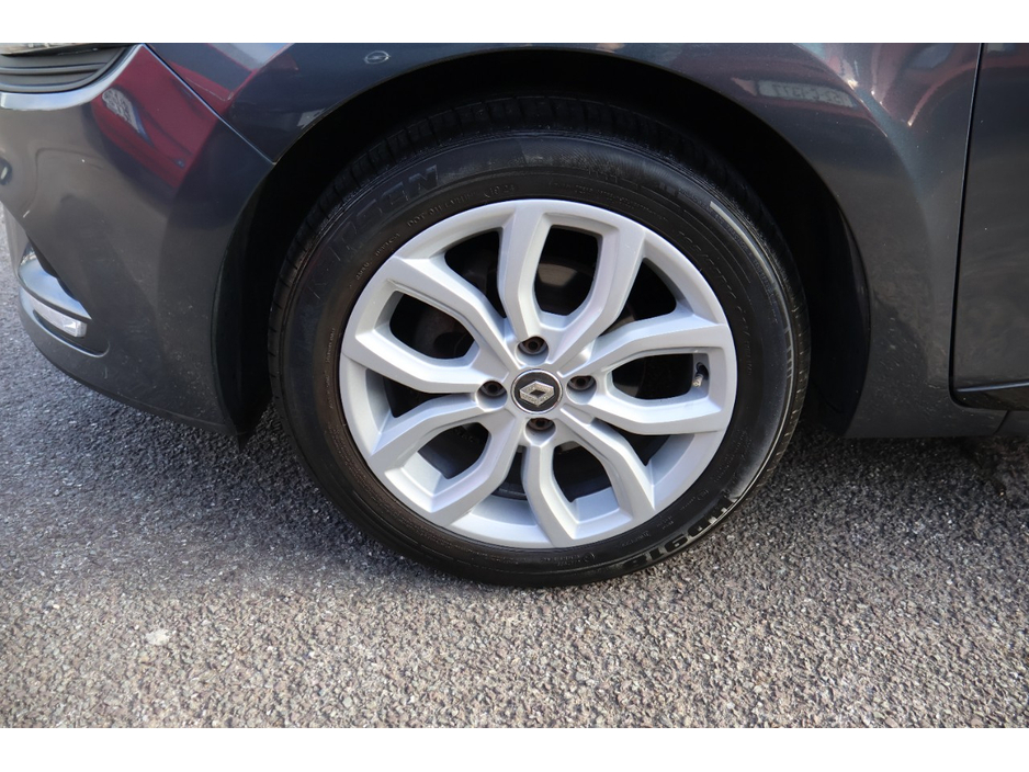 2017 Renault Clio - image 34