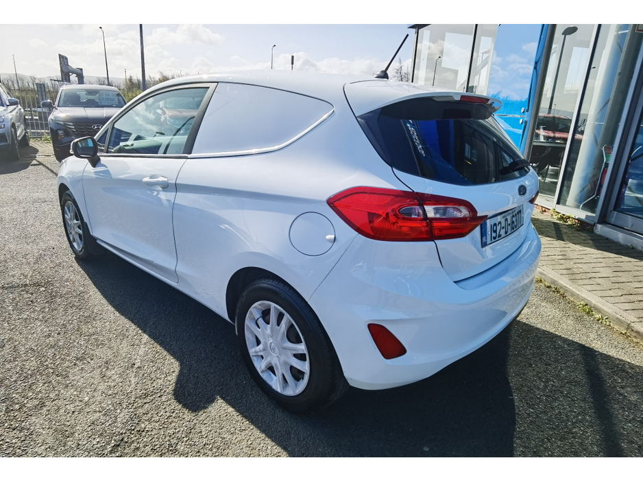 2019 Ford Fiesta - image 6