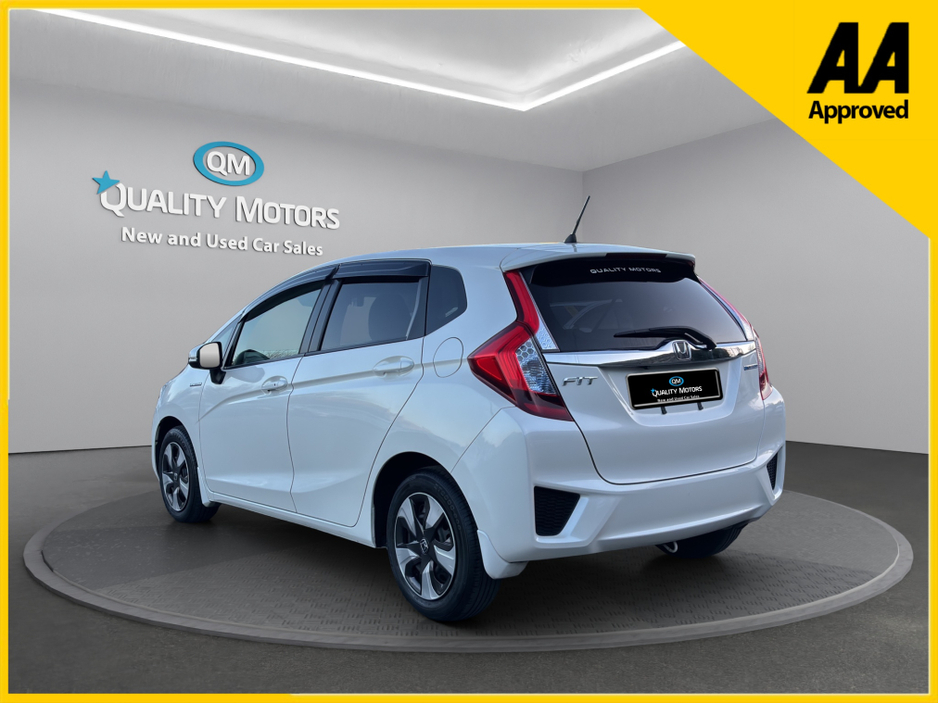 2016 Honda Fit - image 5