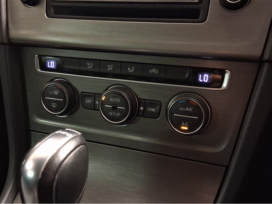 2013 Volkswagen Golf **AUTO - LOW KMS** €10,995