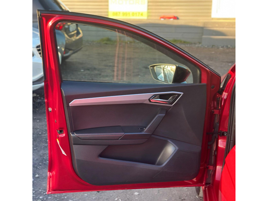 2021 SEAT Ibiza - image 7