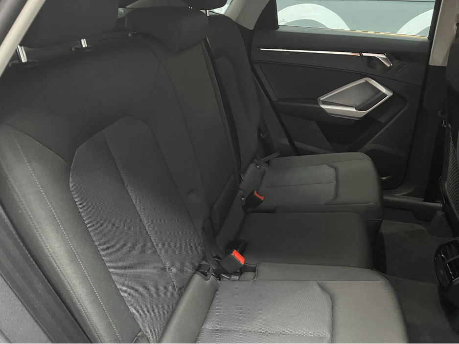 2020 Audi Q3 €31950 2020 AUDI Q3 SPORTBACK 35TFSI 1.5 AUTOMATIC / CRUISE CONTROL / 360° PARKING CAMERA / ELECTRIC HEATED SEATS €31,950