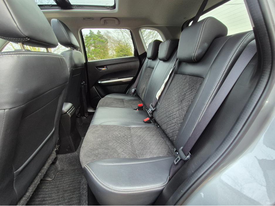 2022 Suzuki Vitara - image 8