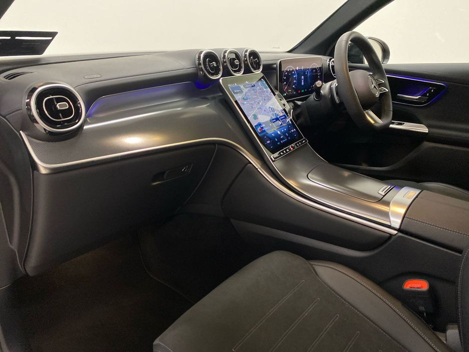 2025 Mercedes-Benz GLC Class - image 6