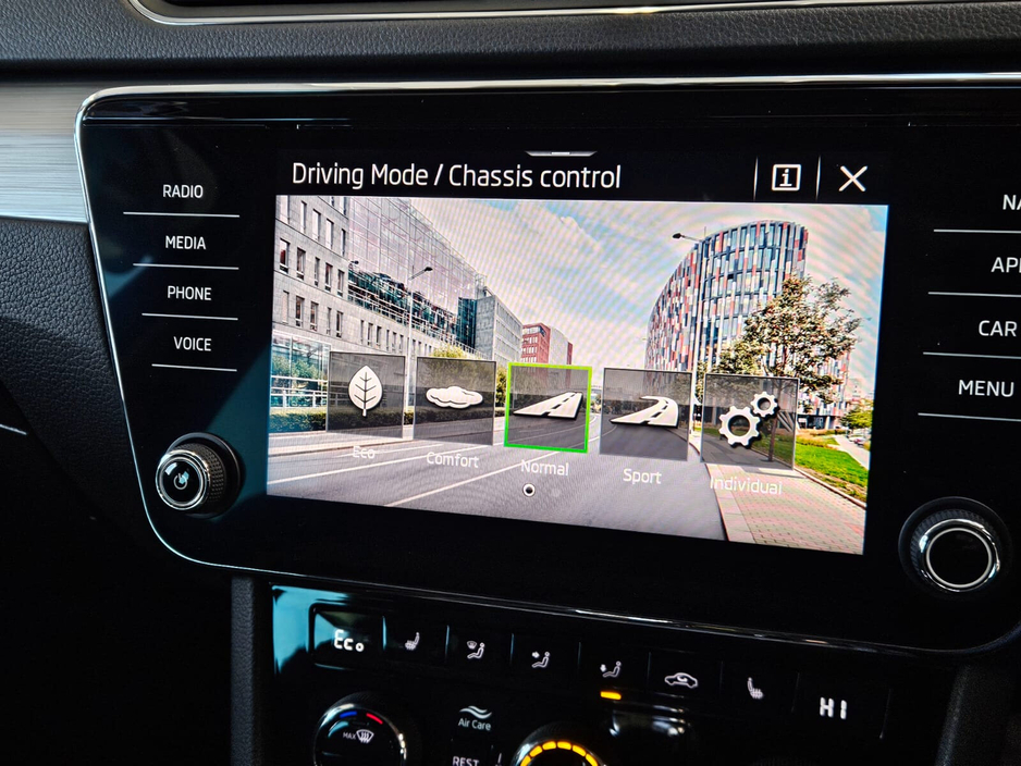 2021 Skoda Superb  €23,950