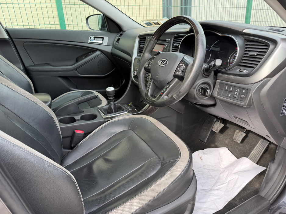 2012 Kia Optima - image 7