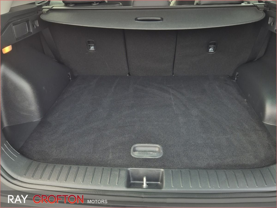 2022 Kia Sportage - image 24