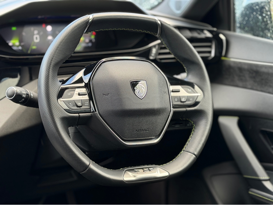 2024 Peugeot 408 - image 12