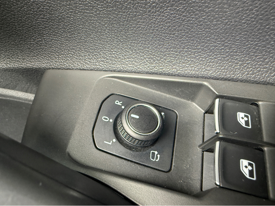 2018 Volkswagen Polo - image 18