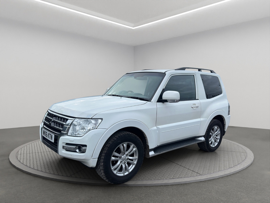 2016 Mitsubishi Shogun 