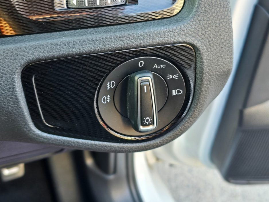 2017 Volkswagen Golf - image 12