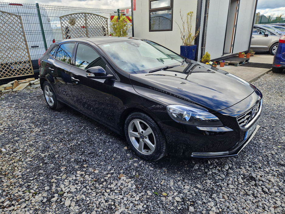 2013 Volvo V40 - image 4