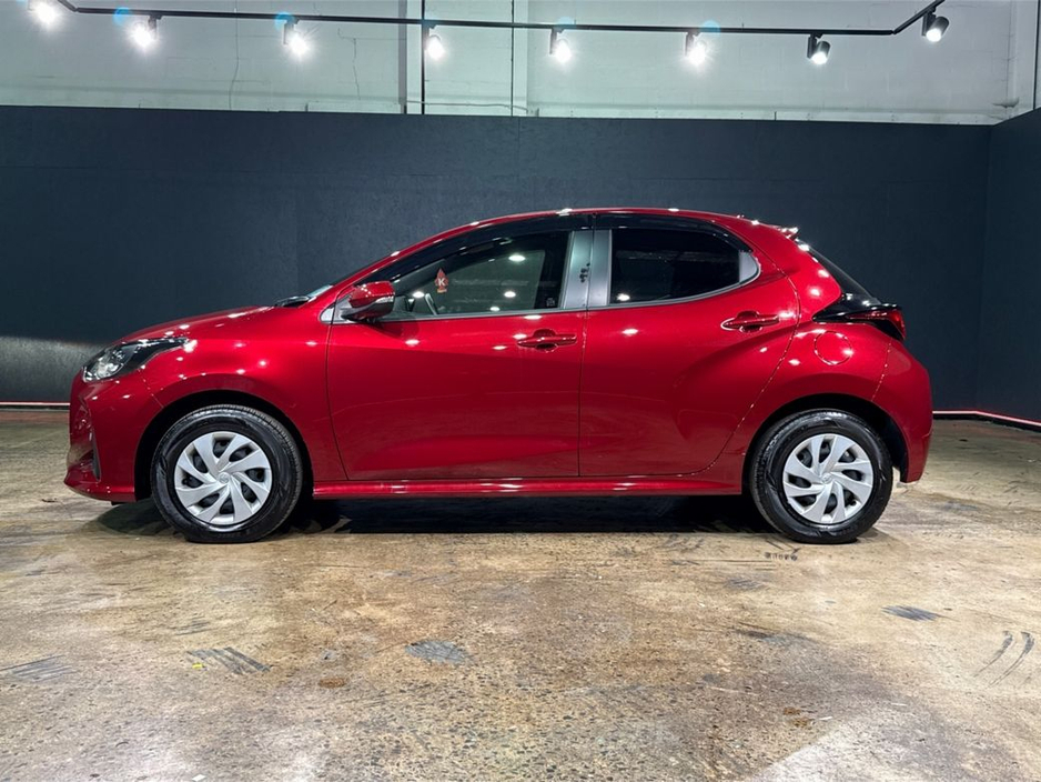 2025 Toyota Yaris - image 6