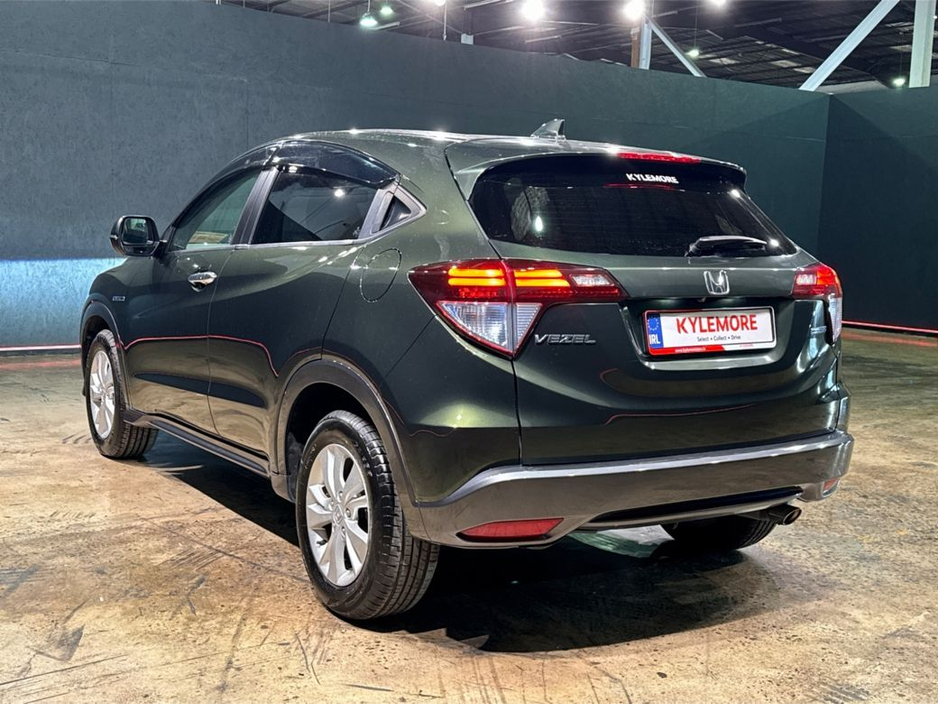2017 Honda Vezel - image 5