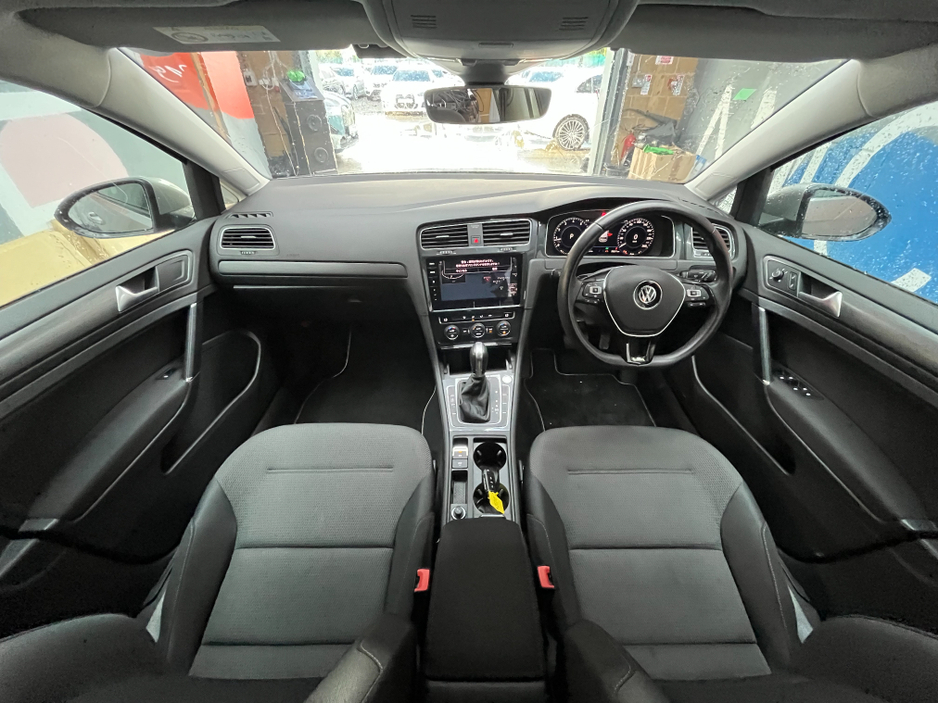 2019 Volkswagen Golf - image 12