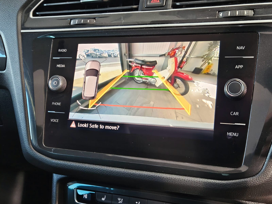 2017 Volkswagen Tiguan - image 17