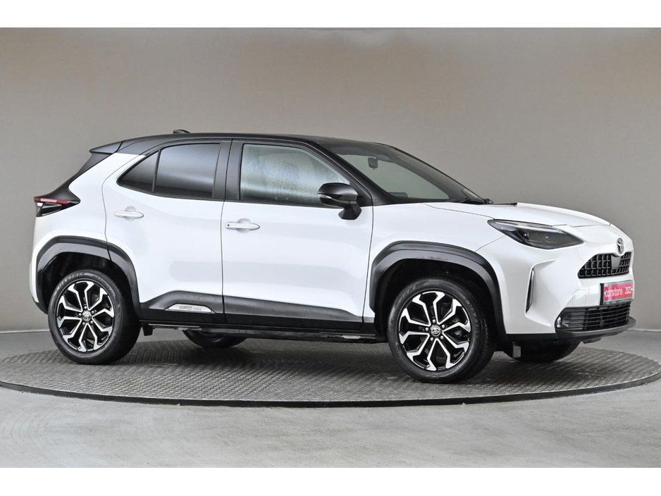 2022 Toyota Yaris Cross - image 12