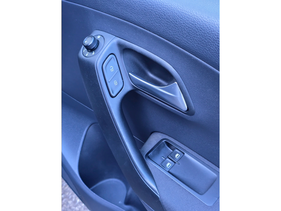 2015 Volkswagen Polo TRENDLINE 1.0 60HP MANUAL 5SPEED 5DR €10,950