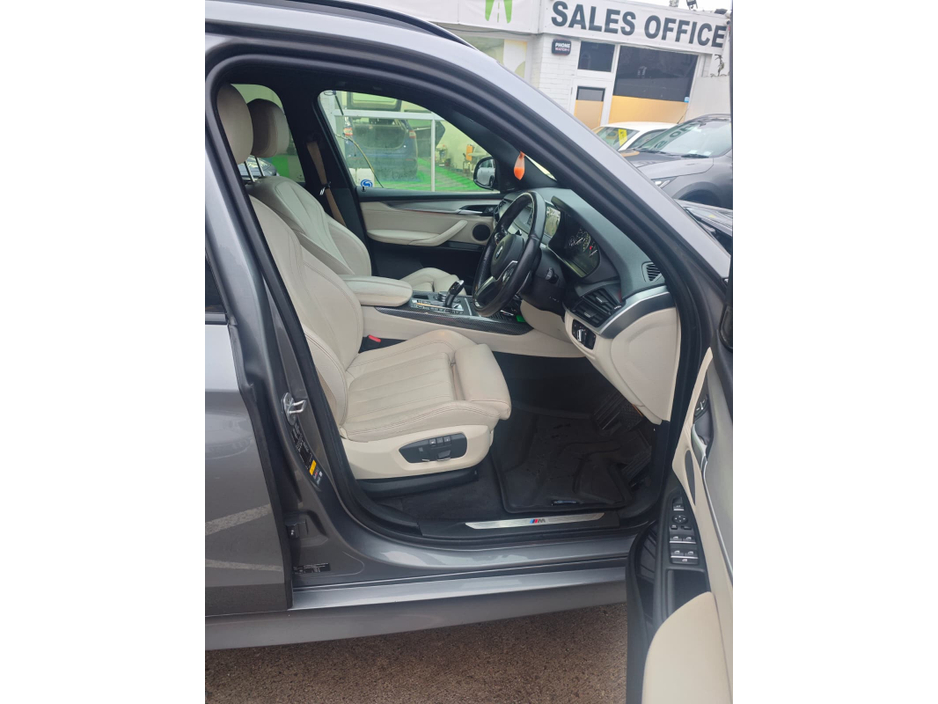 2017 BMW X5 - image 9