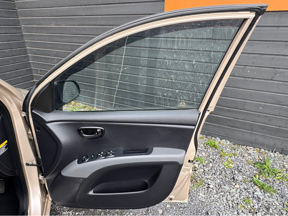 2011 Hyundai i10 - image 16