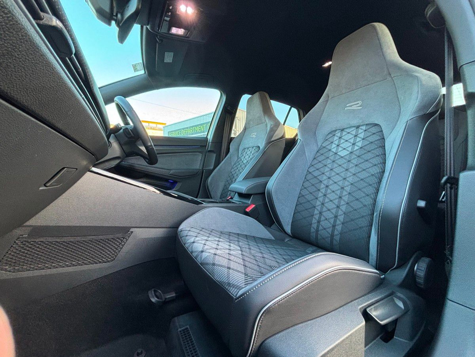 2023 Volkswagen Golf R-LINE 1.5 MHEV PETROL AUTO 5 DOOR €33,995