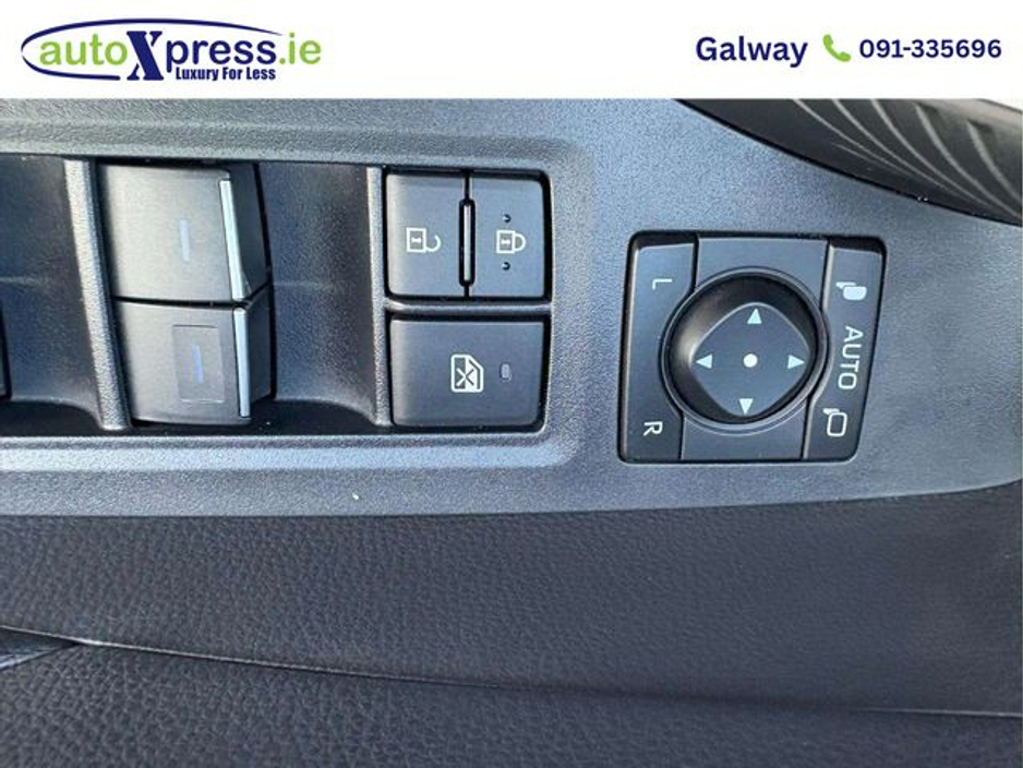 2022 Toyota Rav4 - image 3