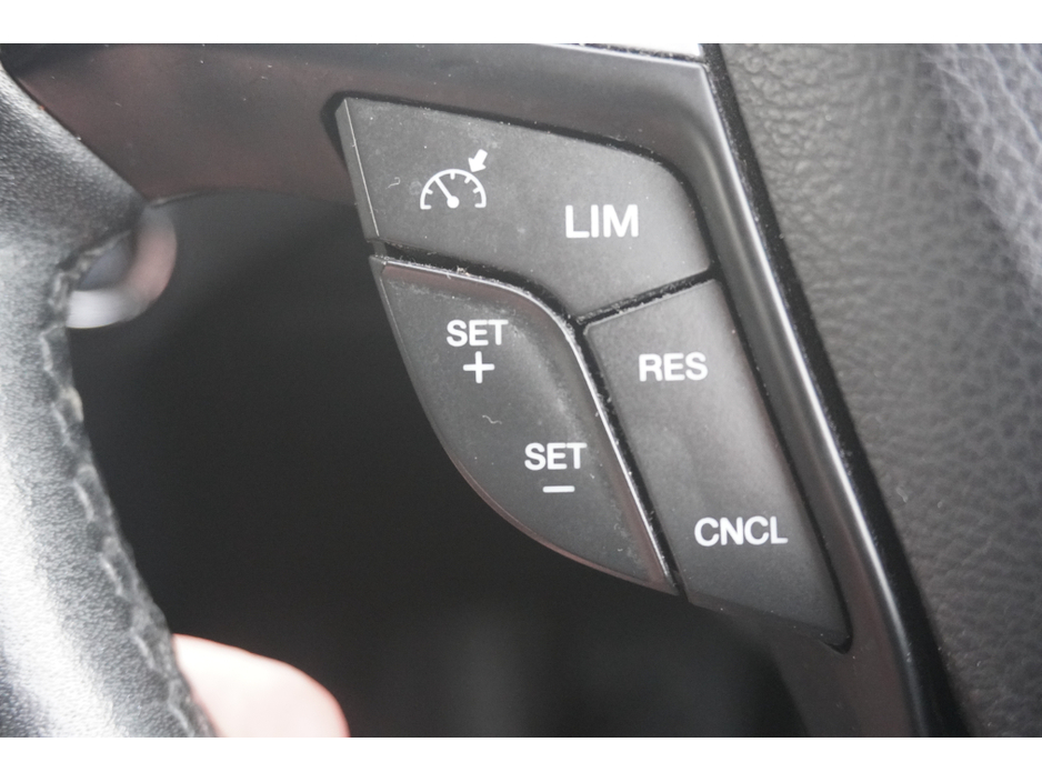 2018 Ford Galaxy - image 24