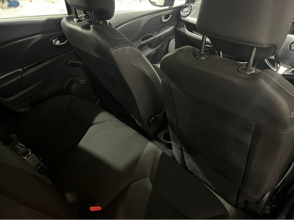 2016 Renault Clio - image 13