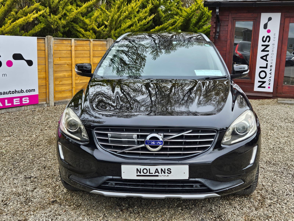 2016 Volvo XC60 - image 3