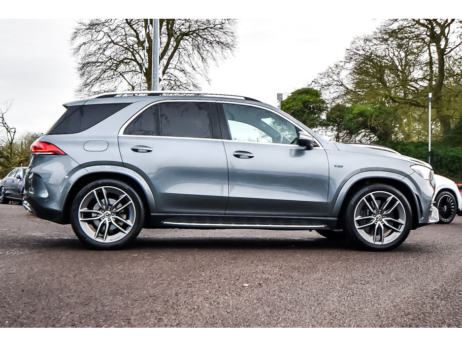 2021 Mercedes-Benz GLE Class - image 3