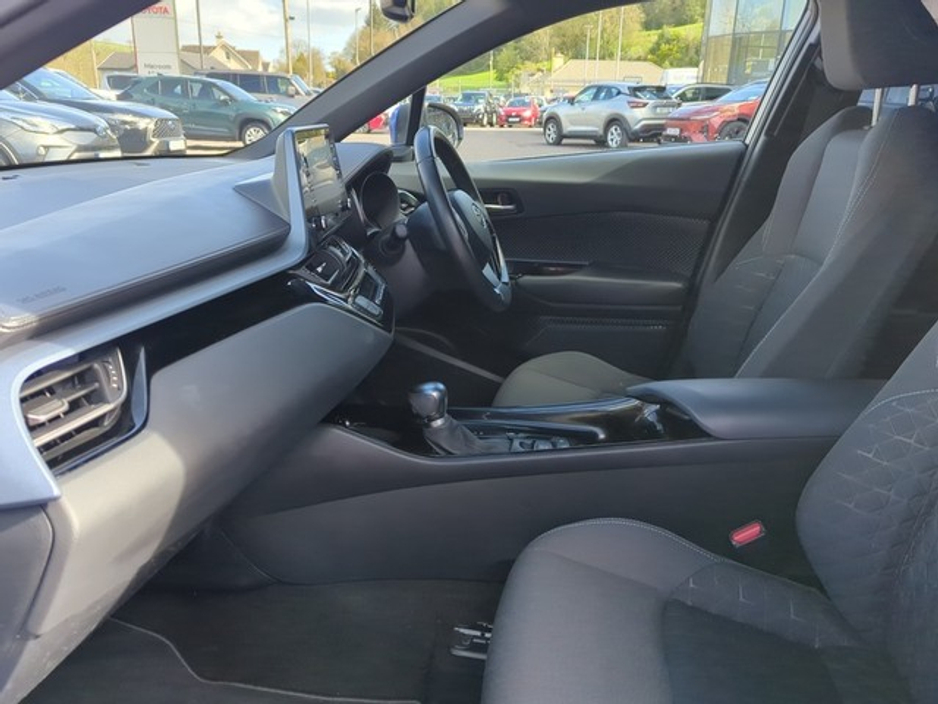 2020 Toyota C-HR - image 6