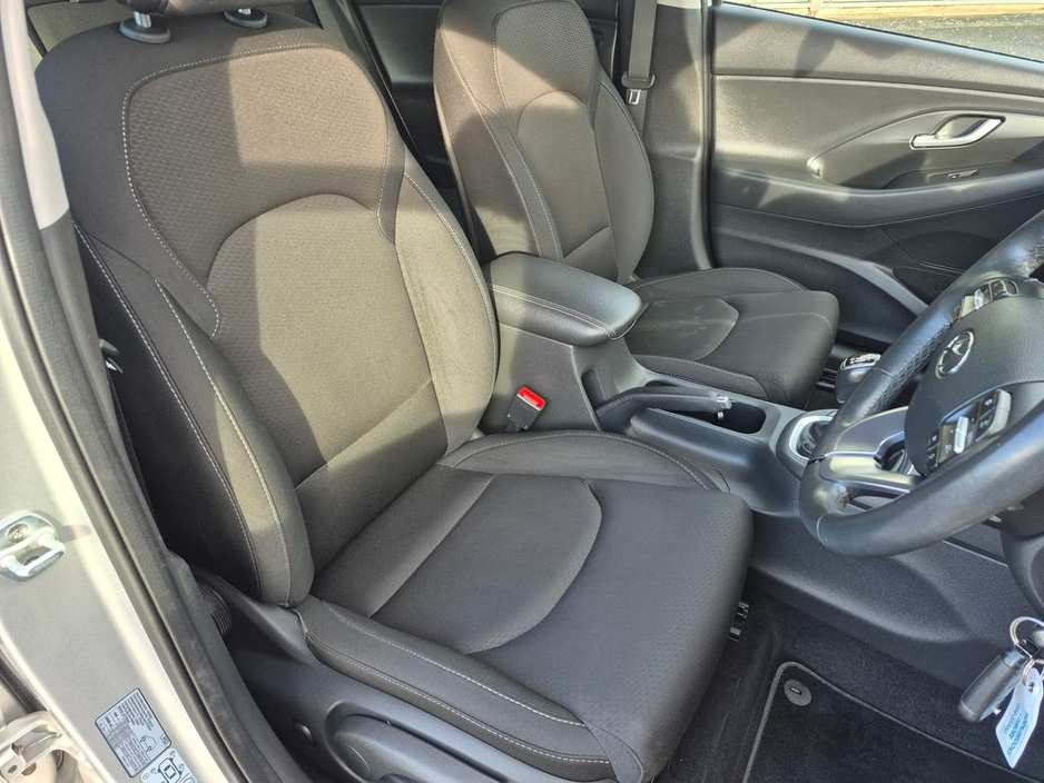 2020 Hyundai i30 - image 11