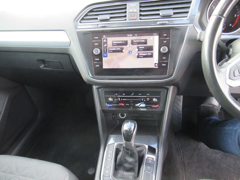 2022 Volkswagen Tiguan - image 15