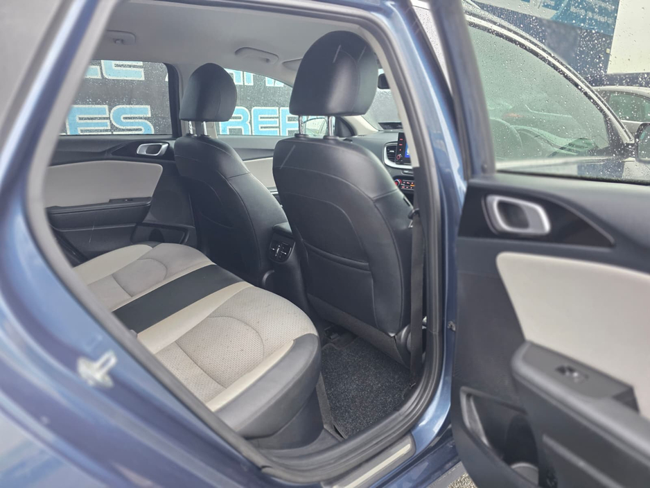 2021 Kia Ceed - image 16