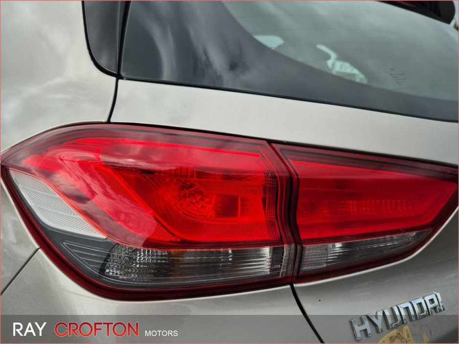 2019 Hyundai i30 - image 15