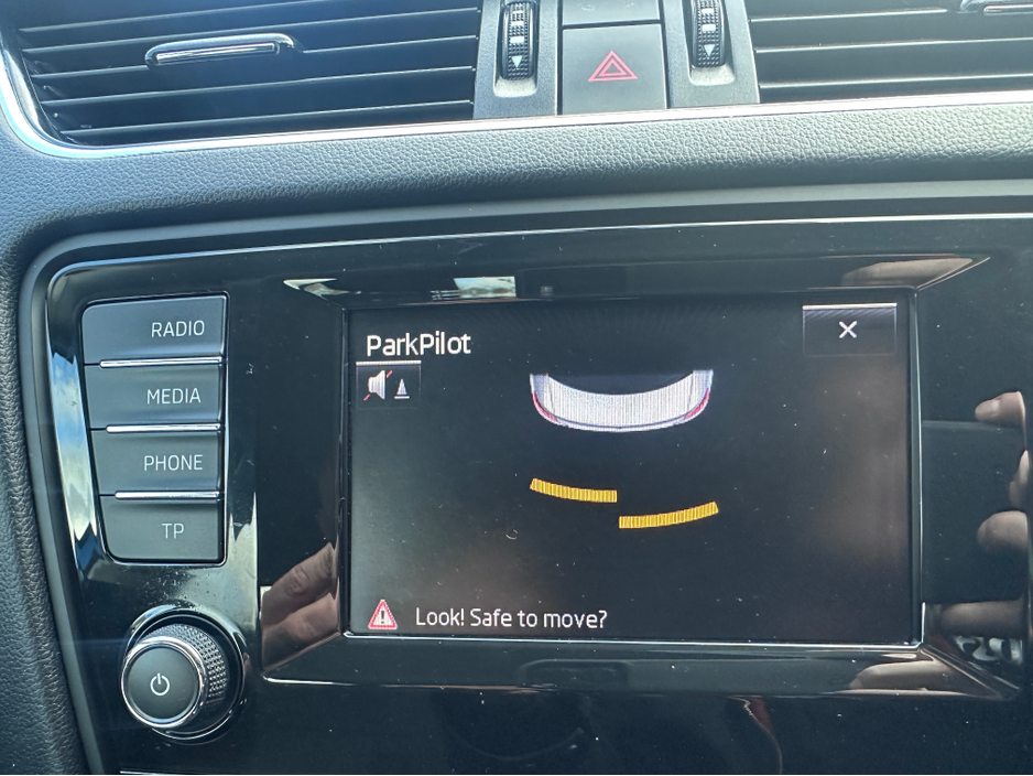 2014 Skoda Octavia - image 11