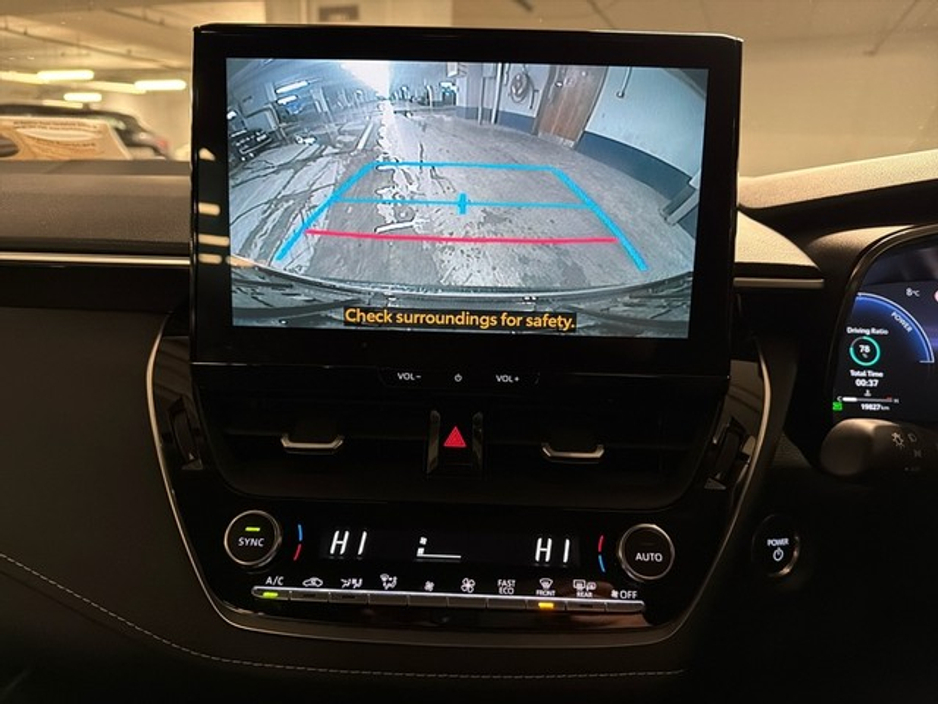 2024 Toyota Corolla HYBRID LUNA AUTO SALOON // TOYOTA SAFETY SENSE // REAR CAMERA // BLUETOOTH // AIR CON // TOYOTA WARRANTY €29,945