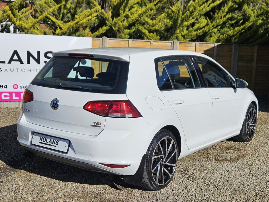 2013 Volkswagen Golf - image 12