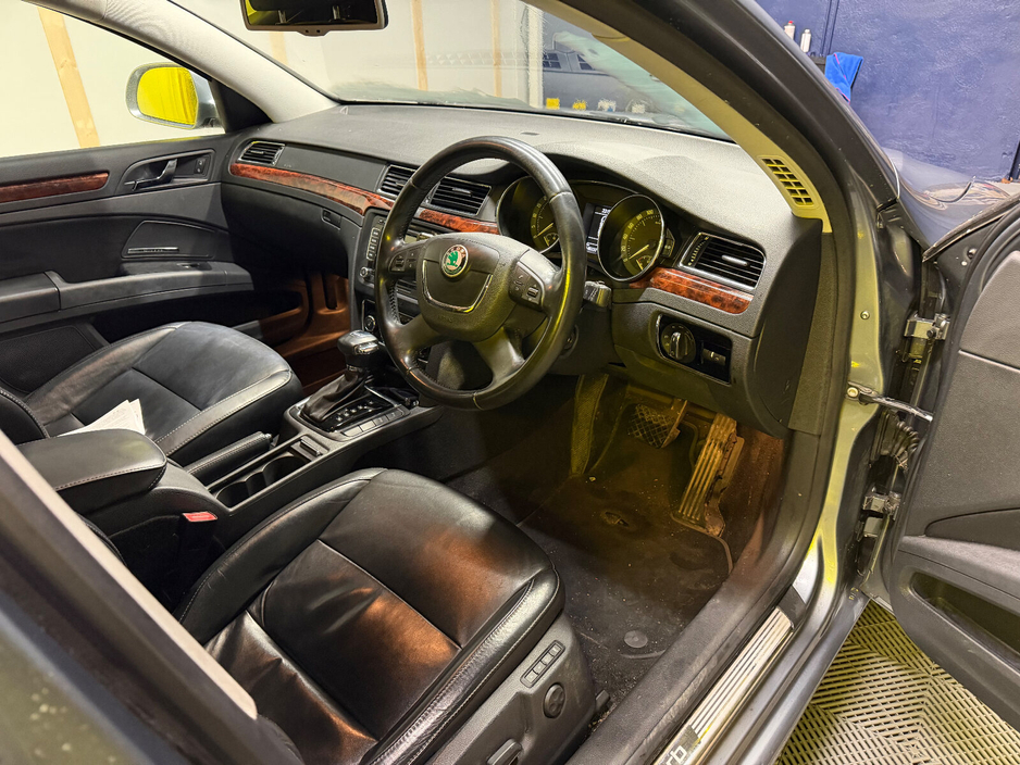 2014 Skoda Superb 2.0 TDI 140HP Elegance DSG €14,500