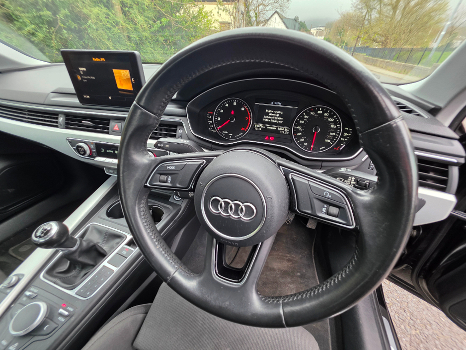 2016 Audi A4 - image 13