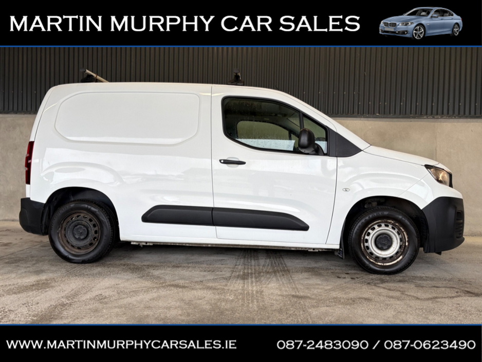 2019 Peugeot Partner - image 2