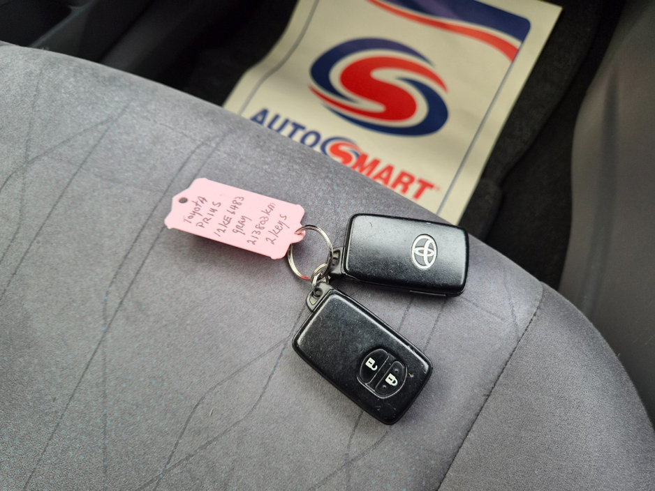 2012 Toyota Prius - image 26